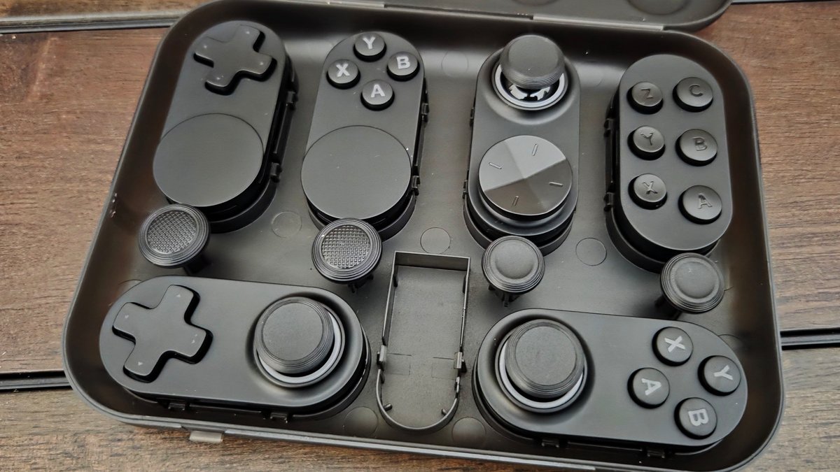 La petite boîte de modules supplémentaires est vendue à part, pour 99 dollars. ©Nerces pour Clubic