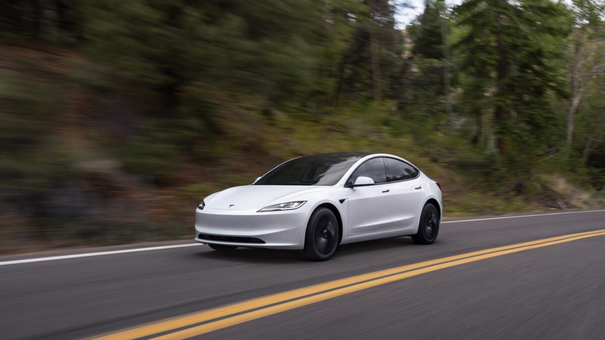 Tesla Model 3 Standard - © Tesla