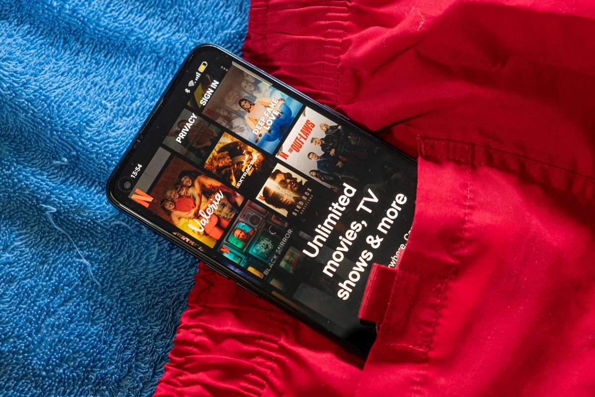 Après l'arrêt du support de la PS3, Netflix s'apprête à quitter de nombreux téléviseurs. © VicVa / Shutterstock