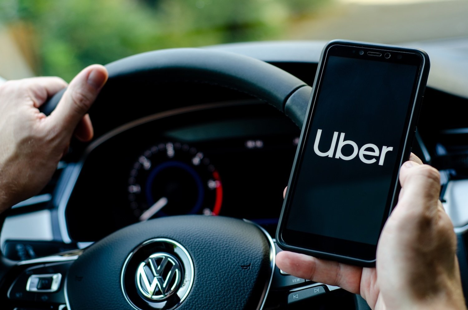 Uber est partenaire de Wayve pour la conduite autonome en Europe - ©Lutsenko_Oleksandr / Shutterstock