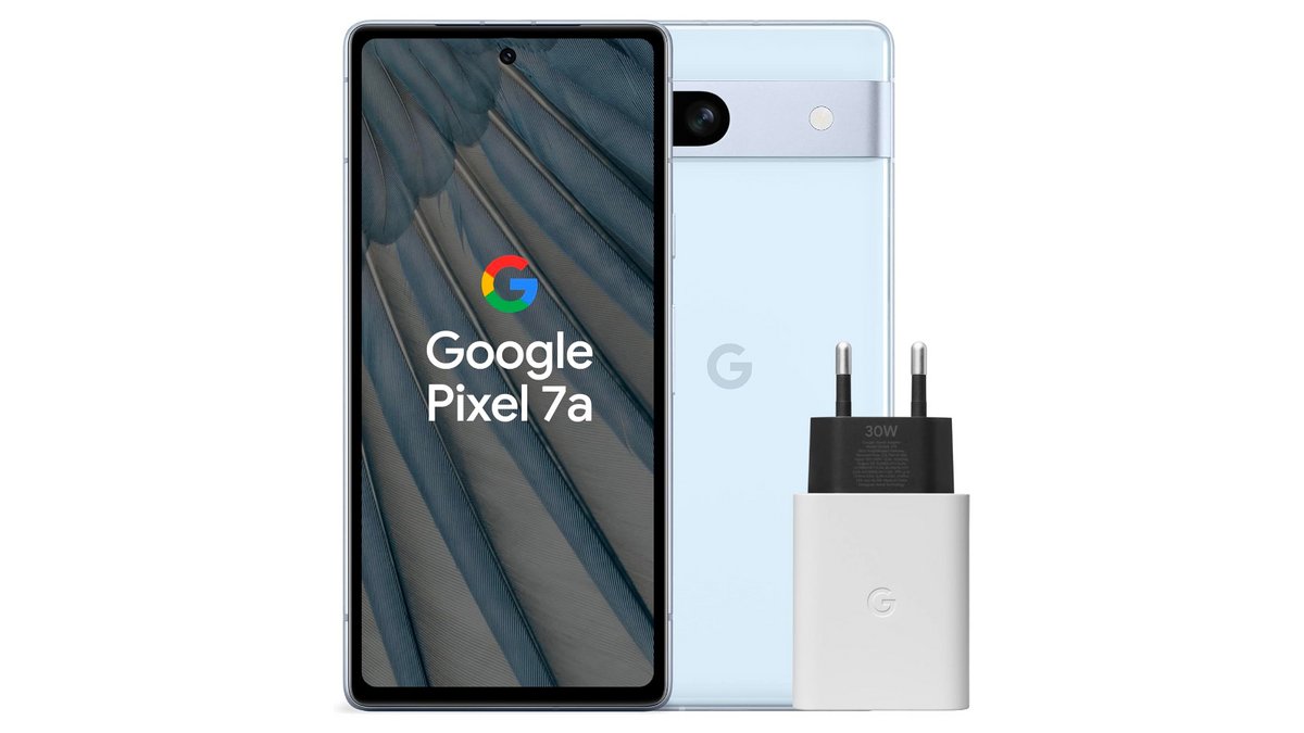 Le smartphone Google Pixel 7a accompagné du chargeur rapide 30W