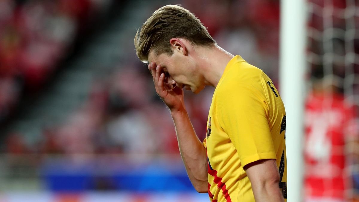 Frenkie De Jong ne semble pas bien emballé par ce projet de NFT. ©Eurosport