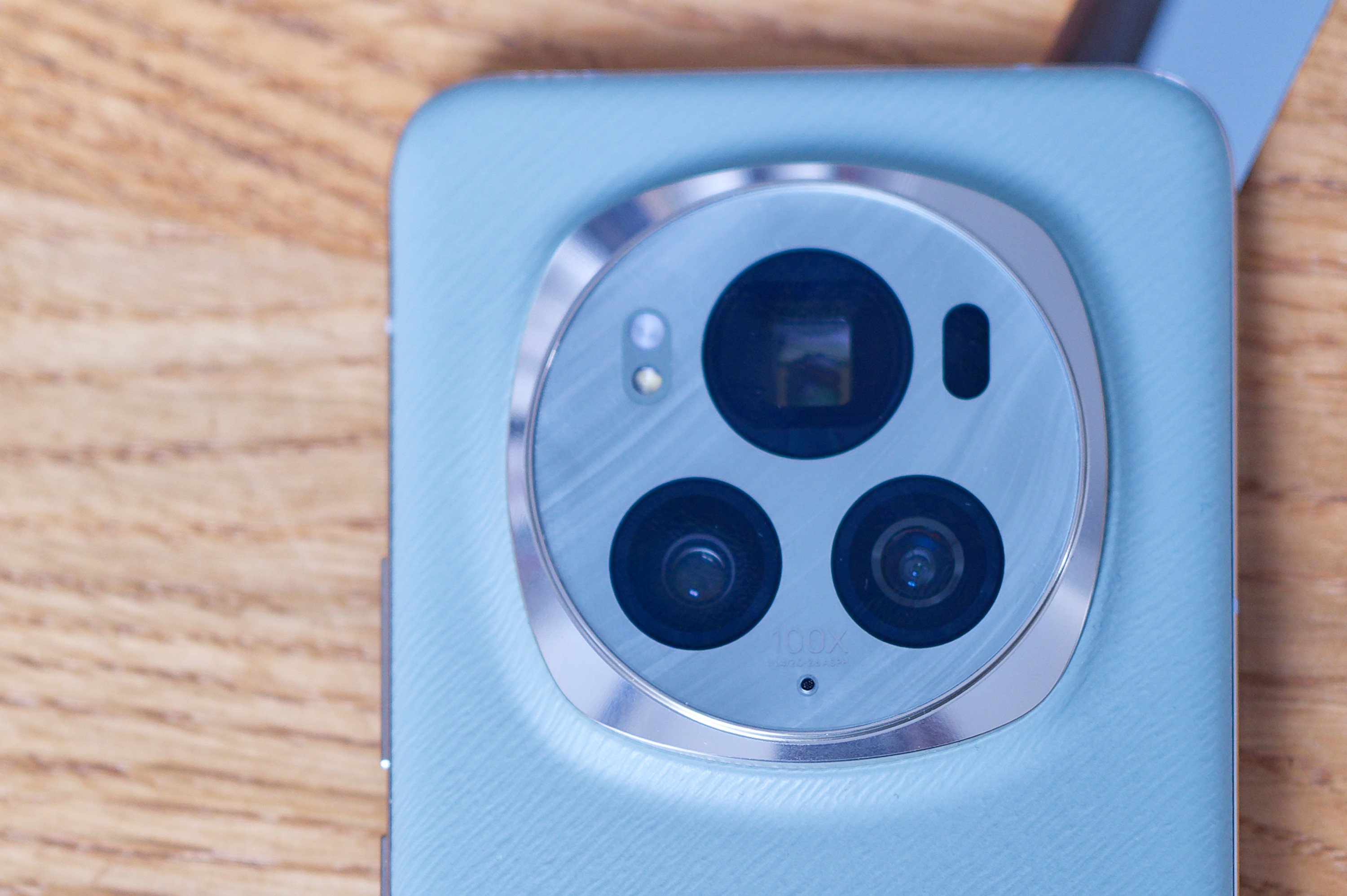 La photo est visiblement le principal atout de l'Honor Magic 6 Pro © Marc Mitrani pour Clubic 