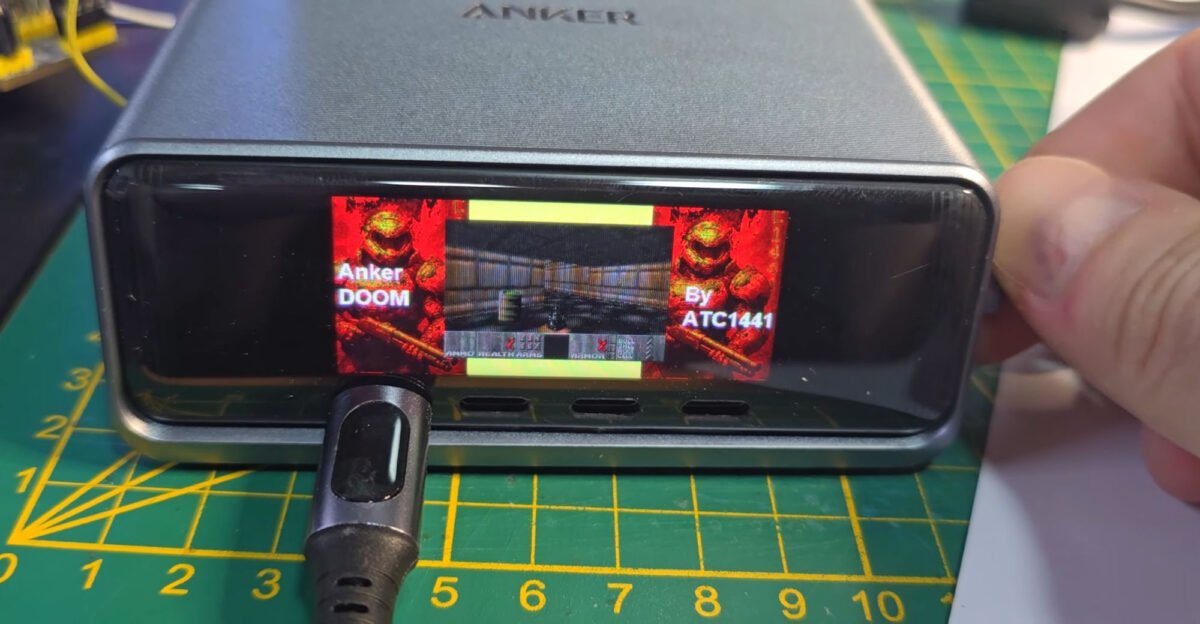 DOOM peut vraiment tourner sur à peu près n'importe quoi ! ©Aaron Christophel