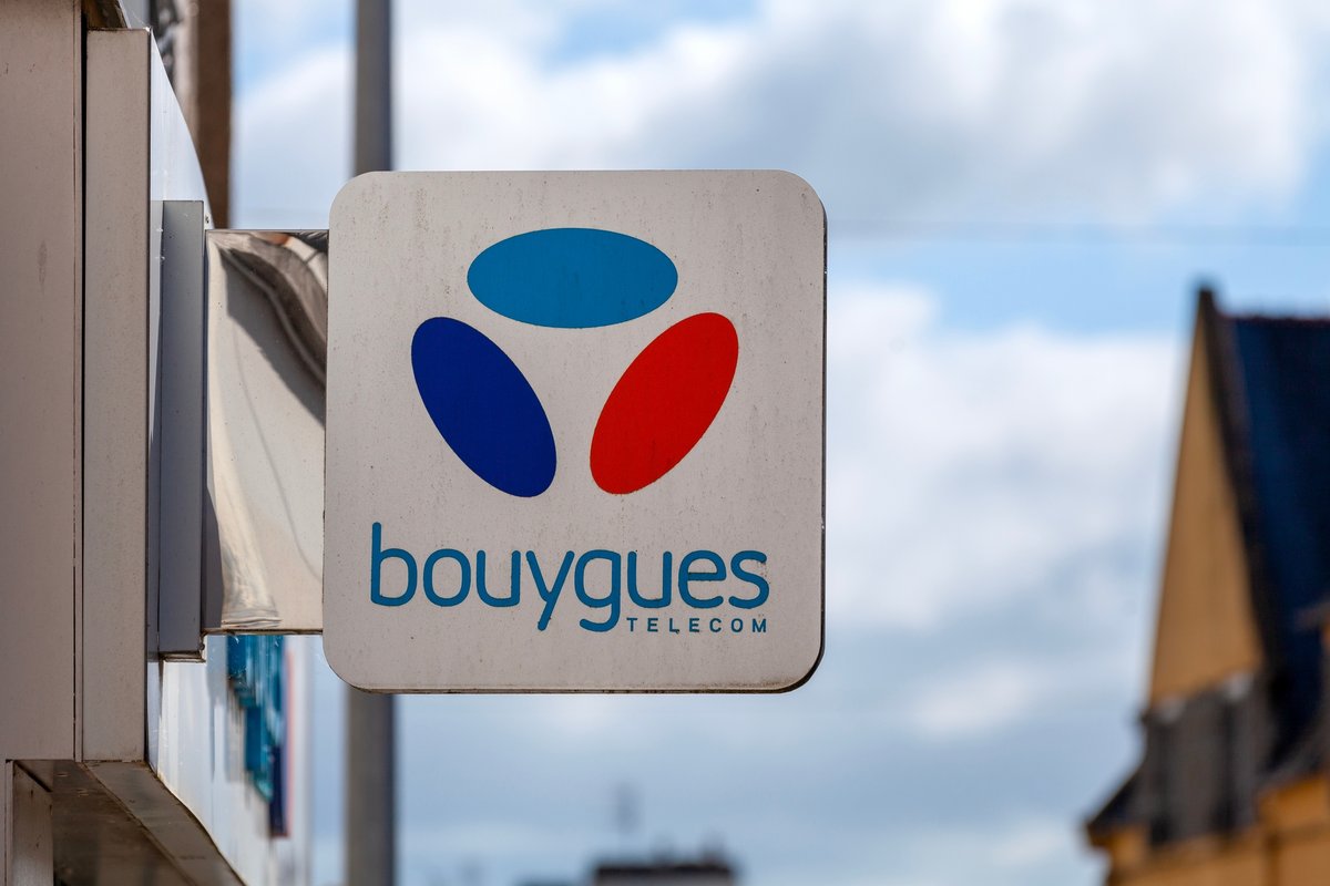 Enseigne Bouygues Telecom © BreizhAtao / Shutterstock.com