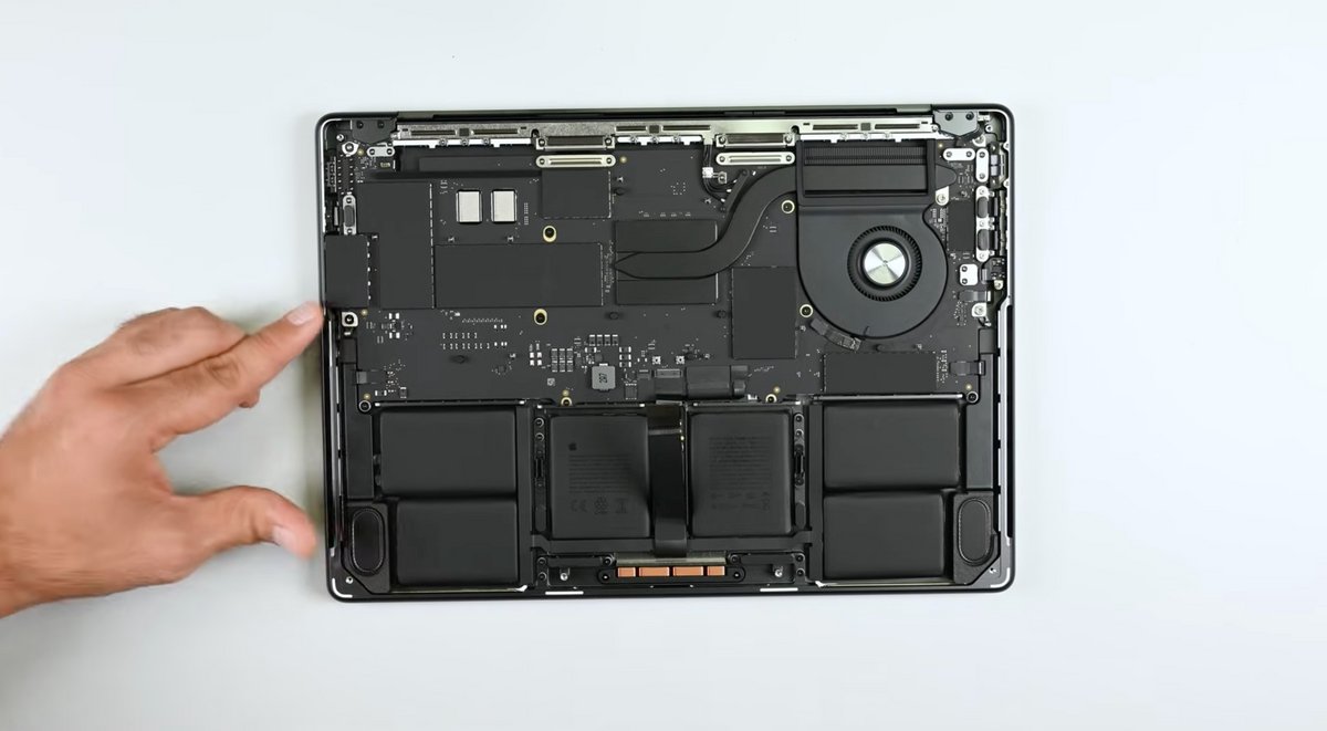 C'est joli à regarder, compliqué à réparer, impossible à faire évoluer. © iFixit