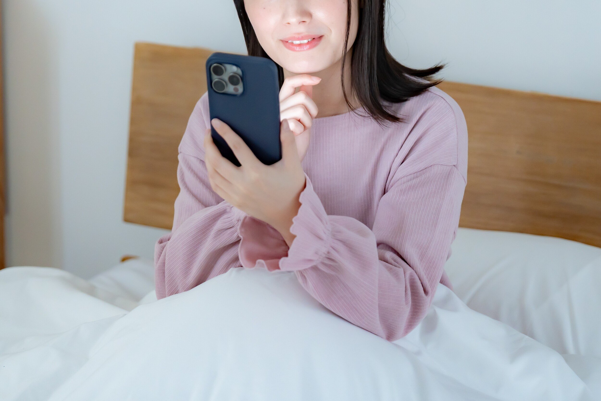 Une ordonnance anti-scroll pour soigner l'hyperconnexion due aux téléphones portables, c'est l'idée du maire de la ville japonaise de Toyoake © chaponta / Shutterstock