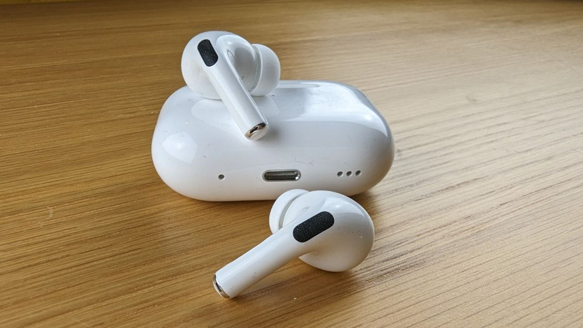 Apple AirPods Pro 2 : On ne change pas un design qui gagne  © Guillaume Fourcadier pour Clubic