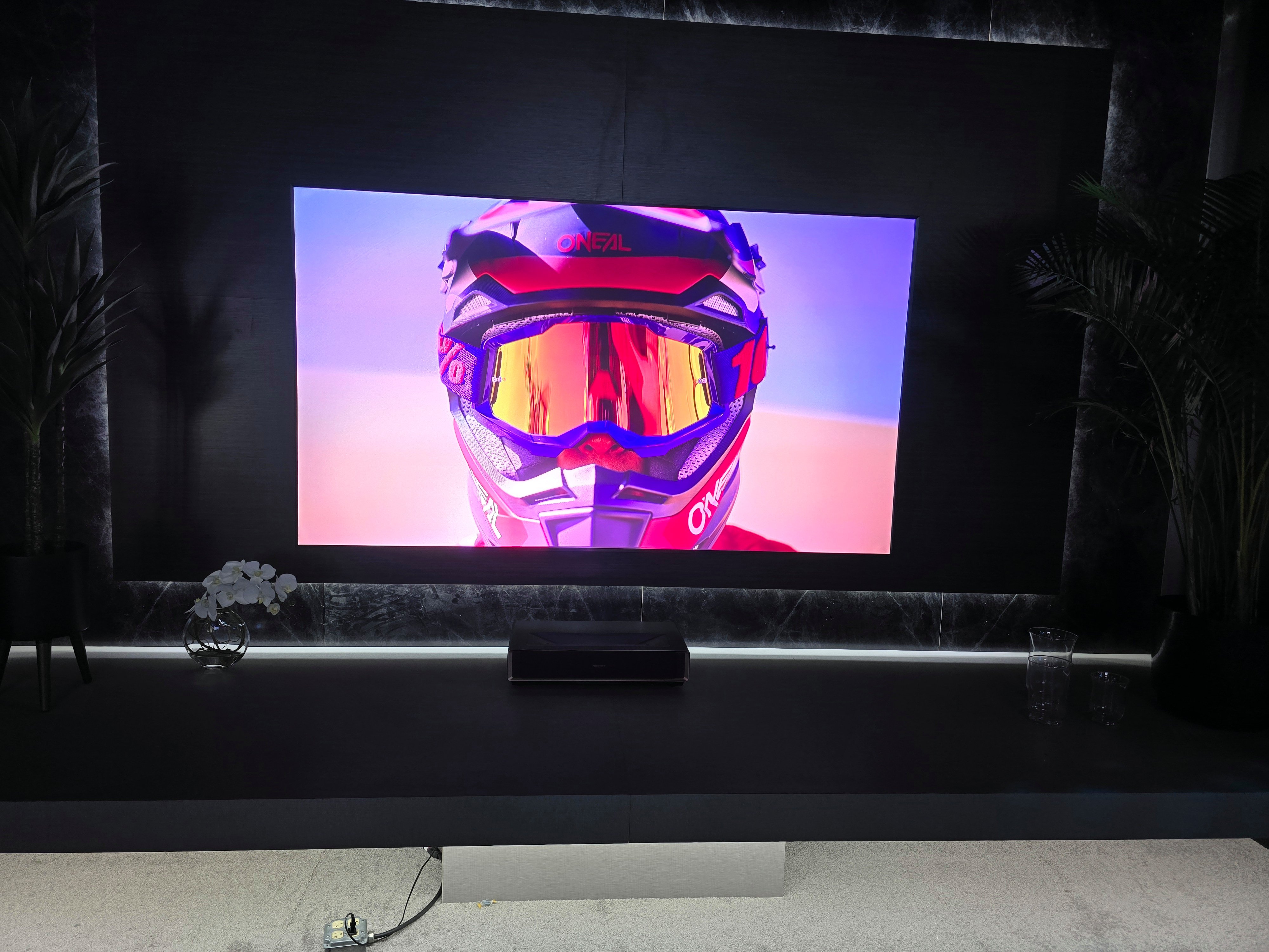 Le vidéoprojecteur UST Hisense L9Q lors du CES 2025 © Matthieu Legouge