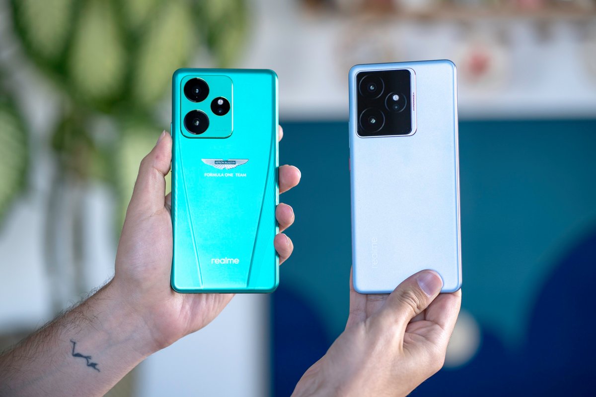 Le realme GT 7 Dream Edition et le GT 7 classique (la configuration est la même). ©Pierre Crochart pour Clubic