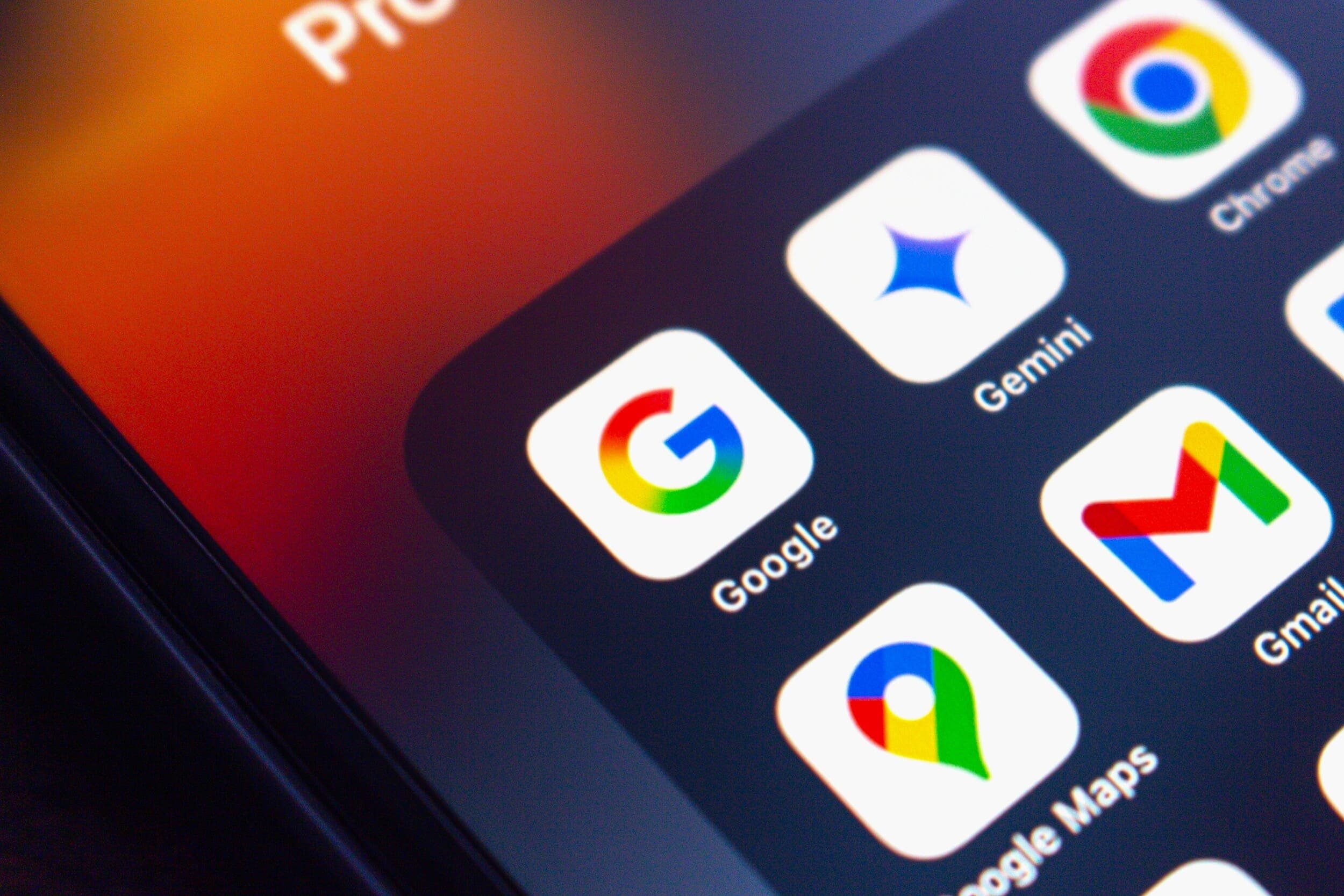 Un test en cours sur l'app Google. ©Koshiro K / Shutterstock.com