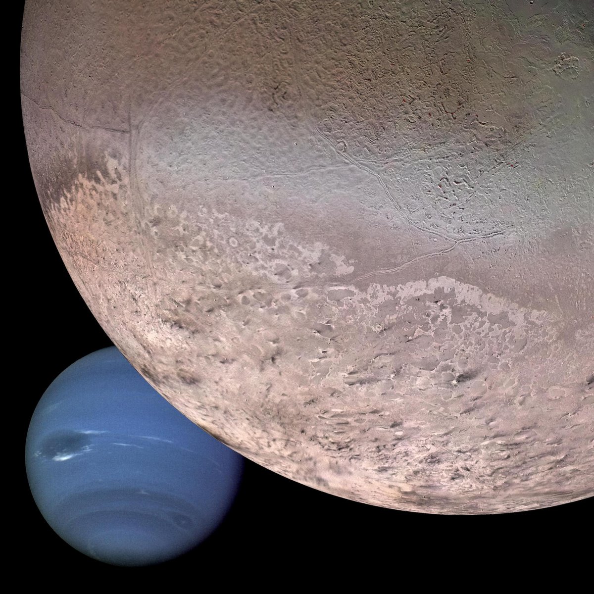 Image composite de la mission Voyager 2, avec Triton (1er plan) et Neptune. Crédits NASA