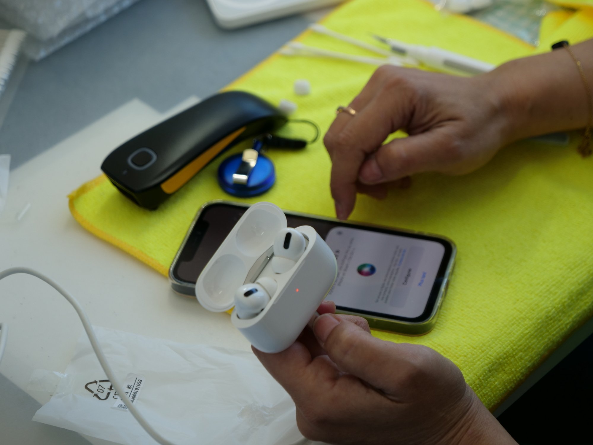 Tout fonctionne pour cette paire d'AirPods © Alexandre Boero / Clubic