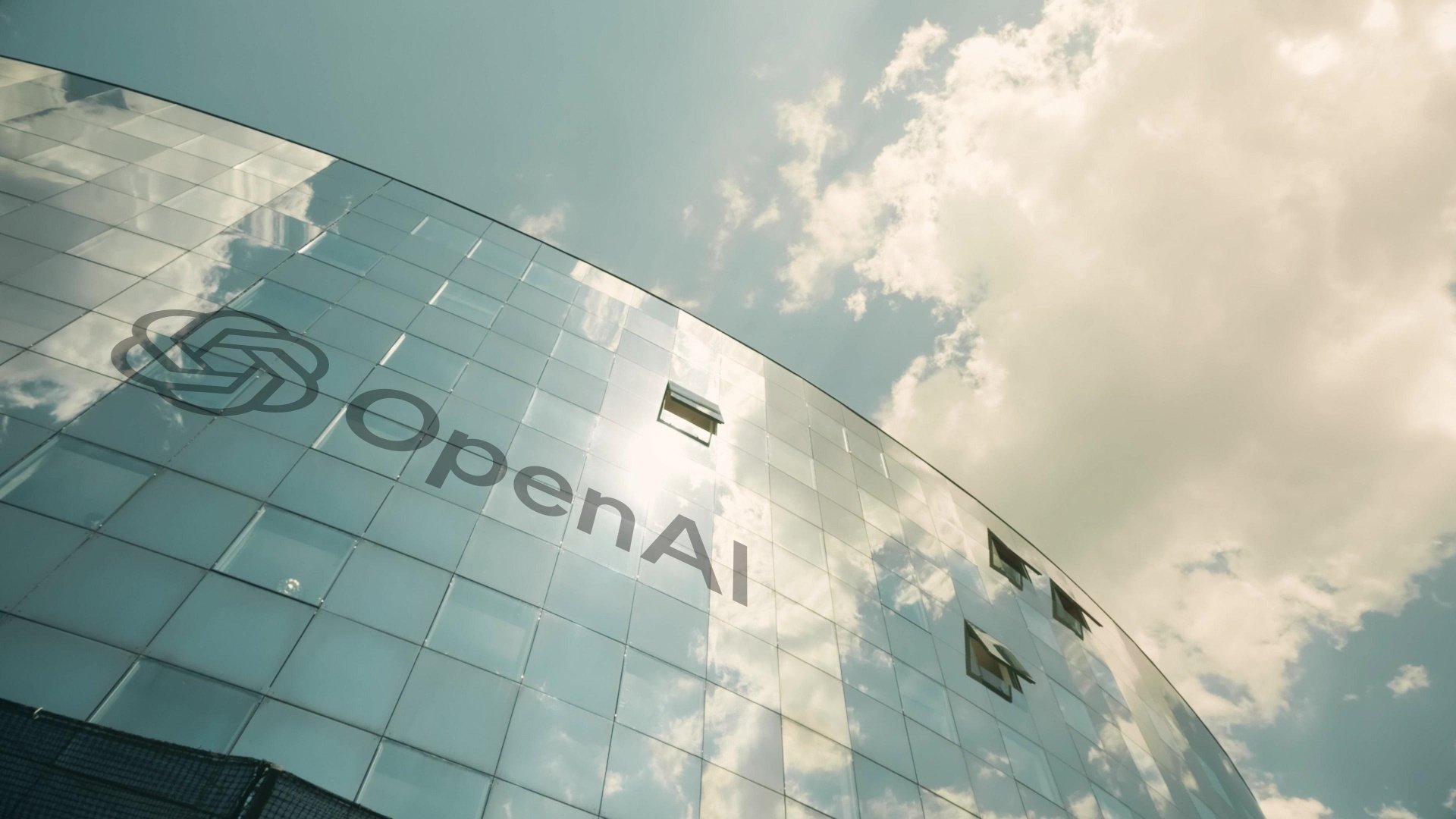 Le logo d'OpenAI affiché sur les locaux d'une entreprise © Shutterstock