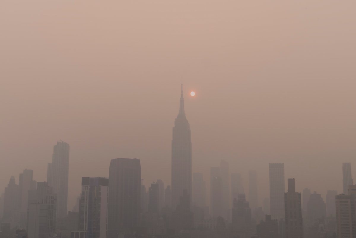 New York plongée dans une épaisse fumée, le 8 juin 2023 / © Ahmer Kalam / Unsplash