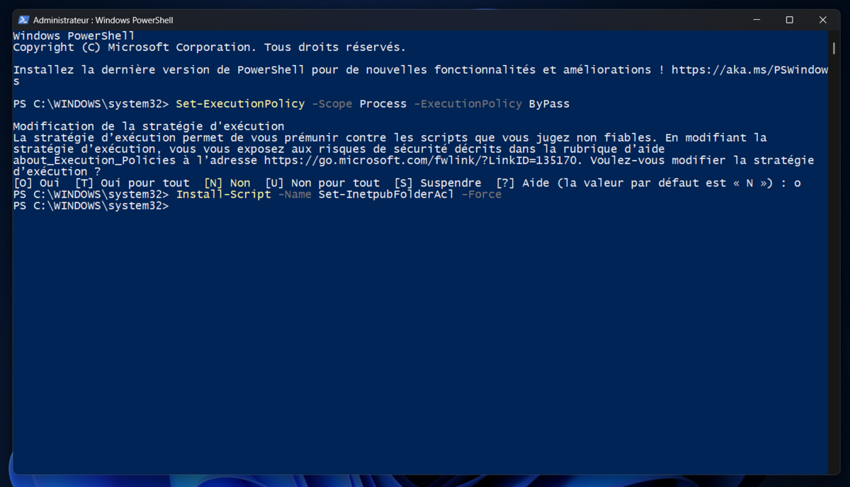 Dans PowerShell (mode admin), saisissez les commandes d'autorisation d'exécution et de téléchargement du script "inetpub". Clubic
