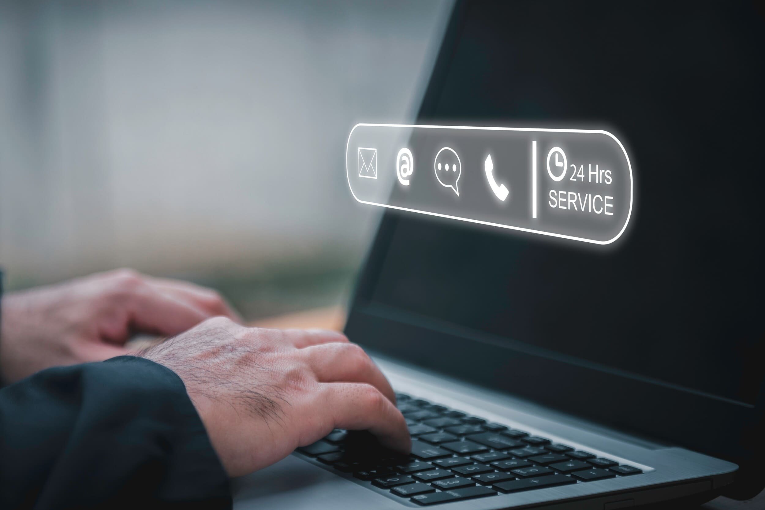 Un individu, qui espionnait les e-mails de son patron et de ses collègues depuis des mois, a vu sa condamnation confirmée par la Cour de cassation © oatakoi / Shutterstock