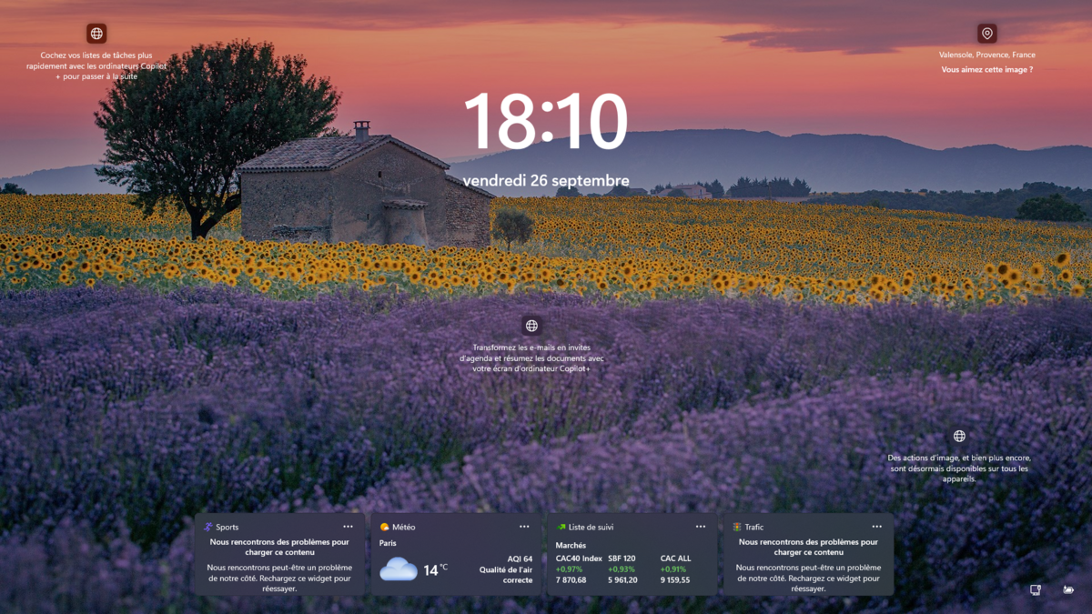 Avant d'accéder à l'écran de connexion, Windows affiche une page d'accueil dont vous pouvez vous débarrasser. © Clubic