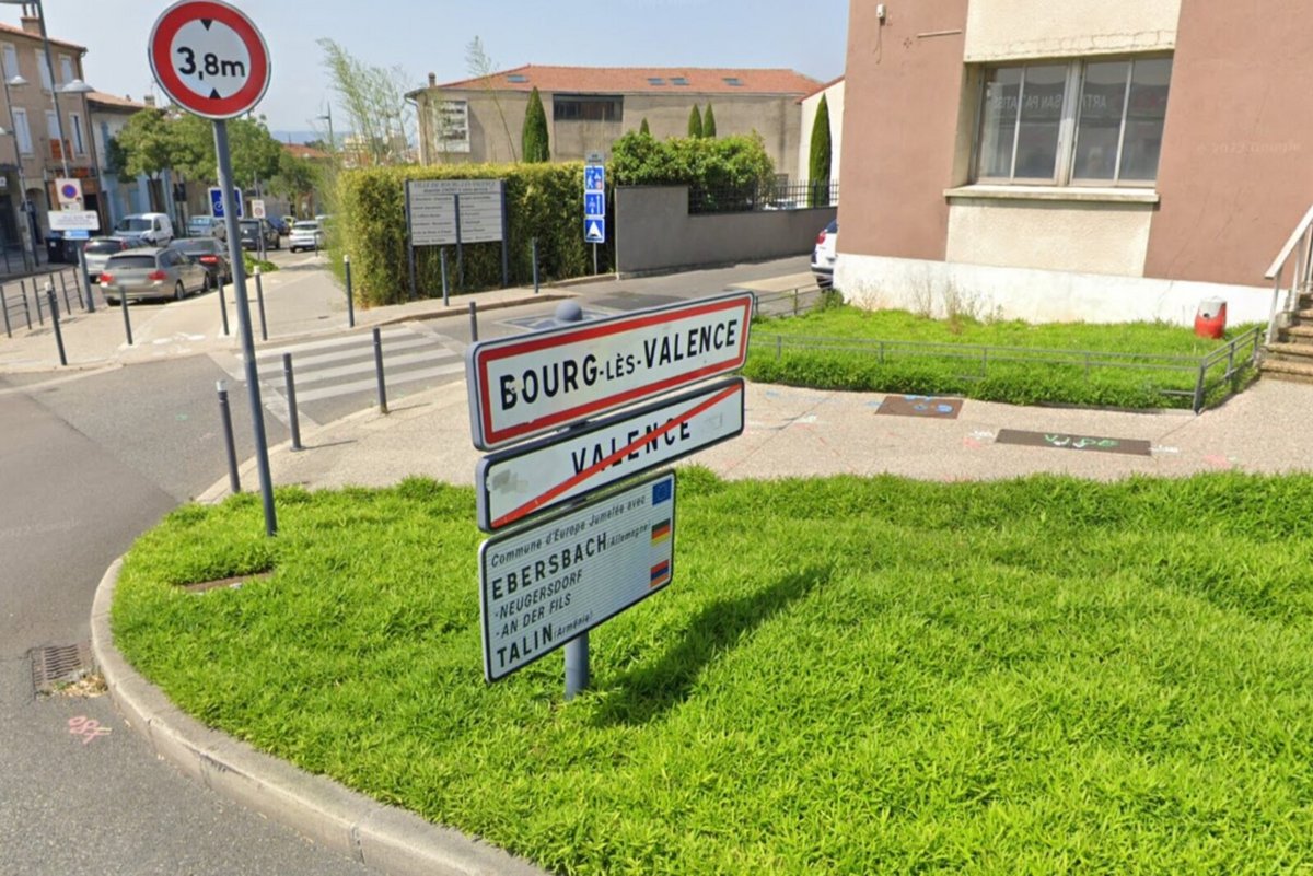 Bienvenue à Bourg-lès-Valence, une commune peu regardante avec les données personnelles © Google Maps