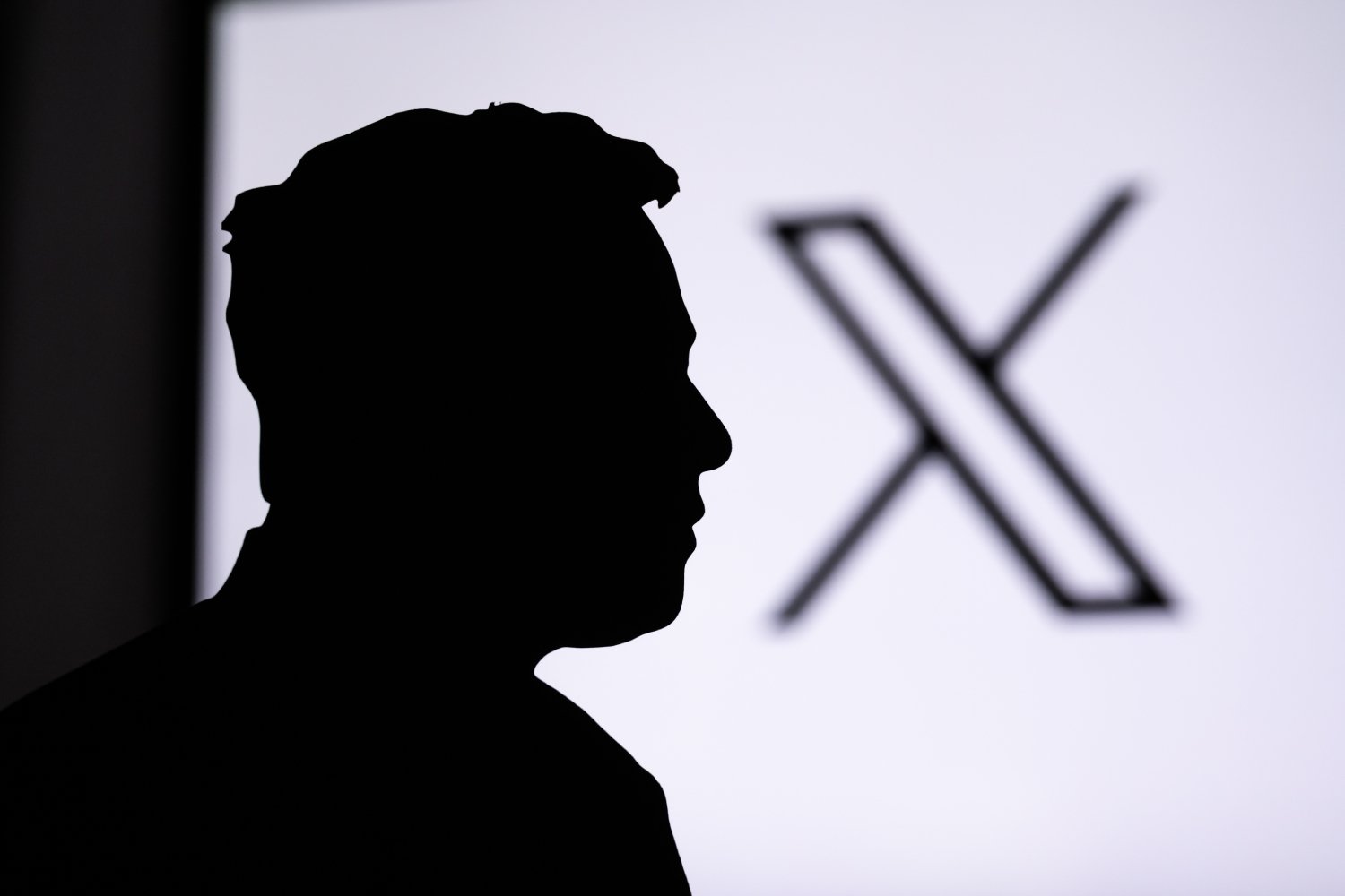 X cède face à l'UE. ©kovop / Shutterstock