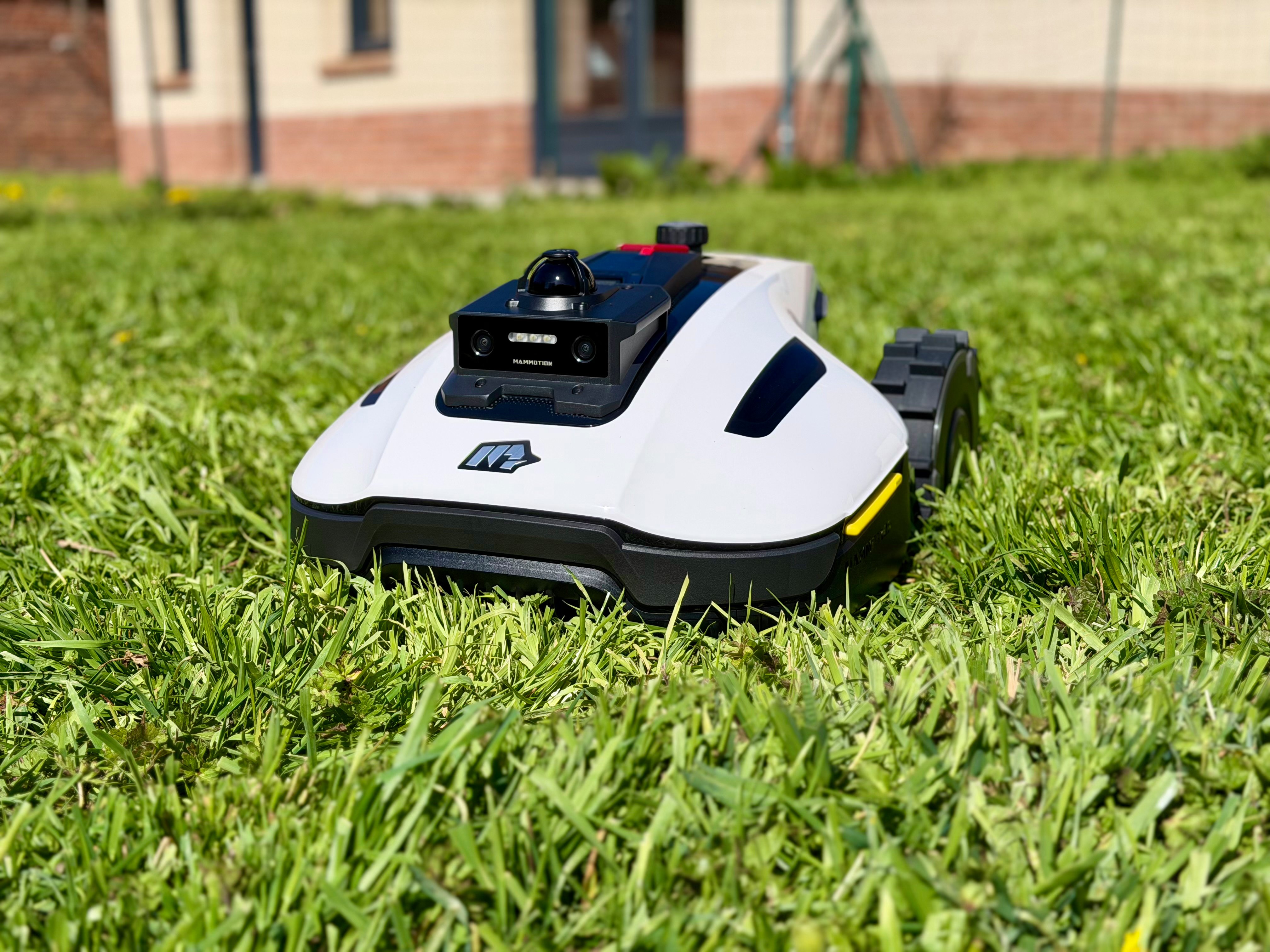 Mammotion Yuka Mini 2 : adieu le RTK, bonjour le LiDAR ©Mathieu Grumiaux pour Clubic