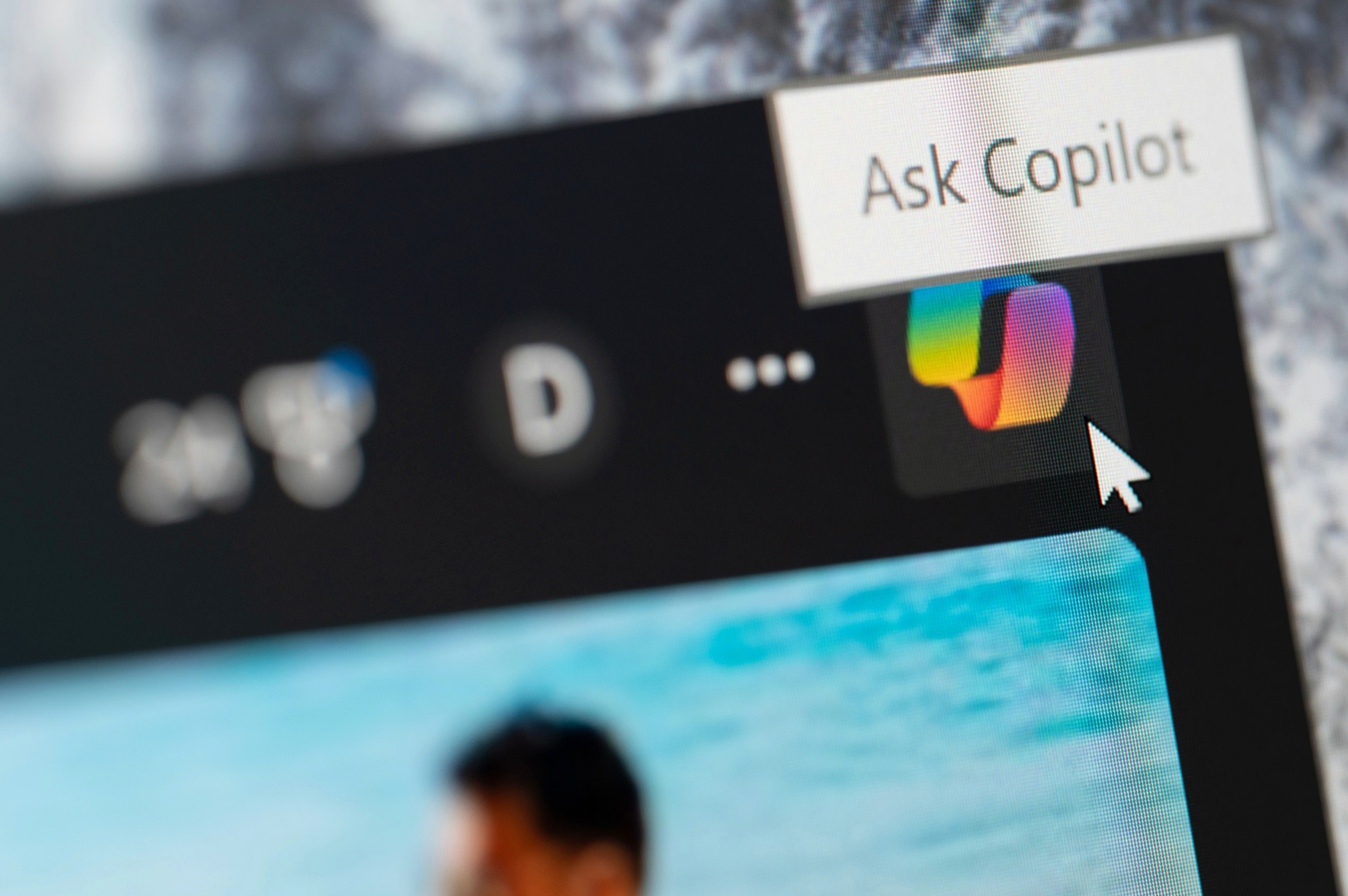 Copilot s’ouvrira bientôt tout seul dans Edge quand vous cliquerez sur un lien Outlook. © PixieMe / Shutterstock