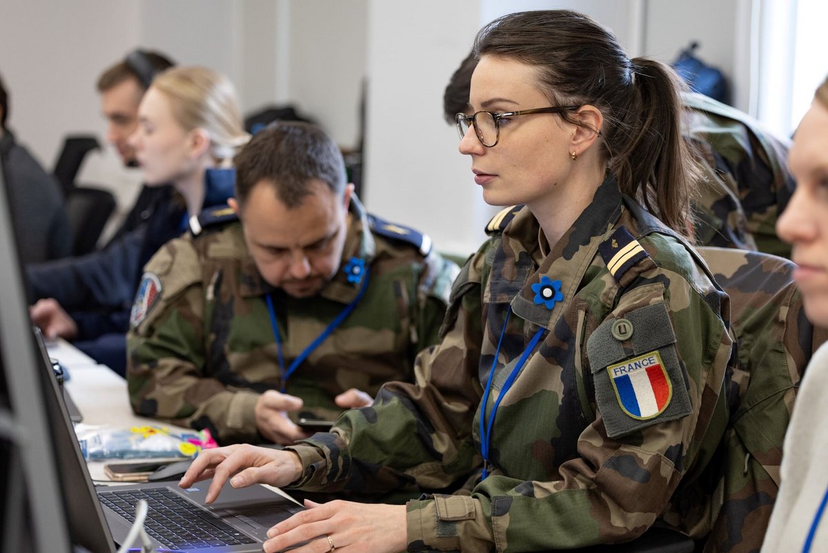 Cybercombattante française pendant l'édition 2024 de Locked Shields © COMCYBER