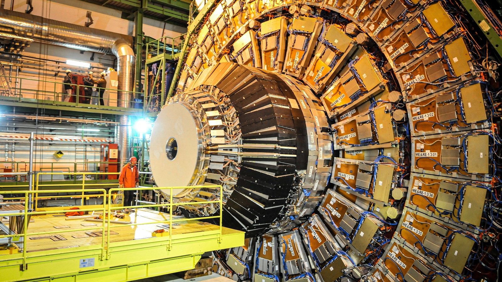 L'ensemble de détecteurs à solénoïde CMS (Compact Muon Solenoid) dans un tunnel du Grand collisionneur de hadrons. ©Richard Juilliart / Shutterstock