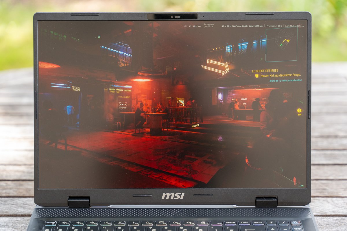 Les premières minutes du prologue de Cyberpunk 2077 sur le Crosshair 16 HX AI. ©Clubic 