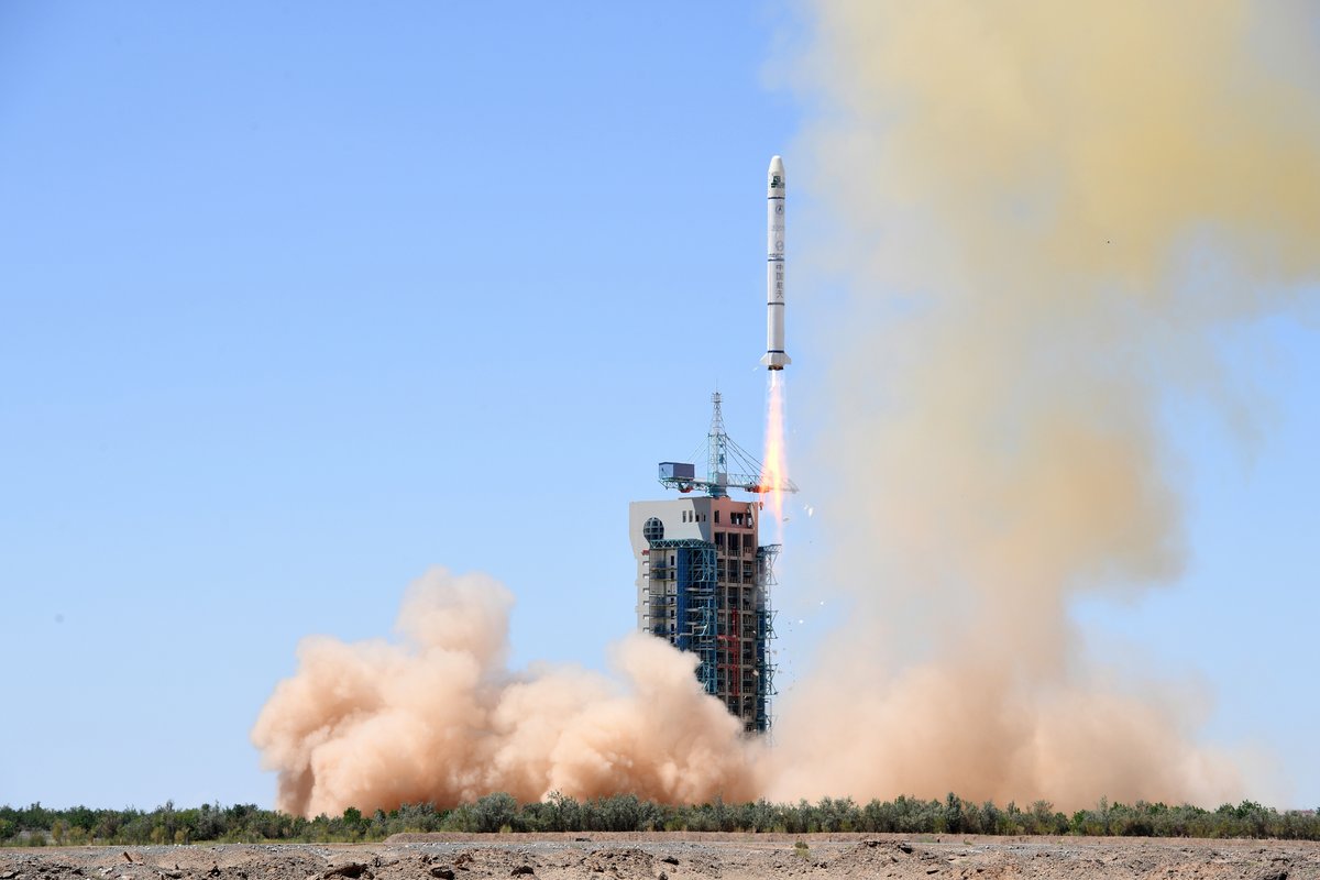 Décollage d'un lanceur CZ-2C depuis Jiuquan avec deux satellites pakistanais. Crédits CAST/SUPARCO