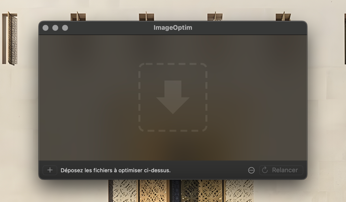 Interface principale d'ImageOptim avec sa fenêtre de glisser/déposer.