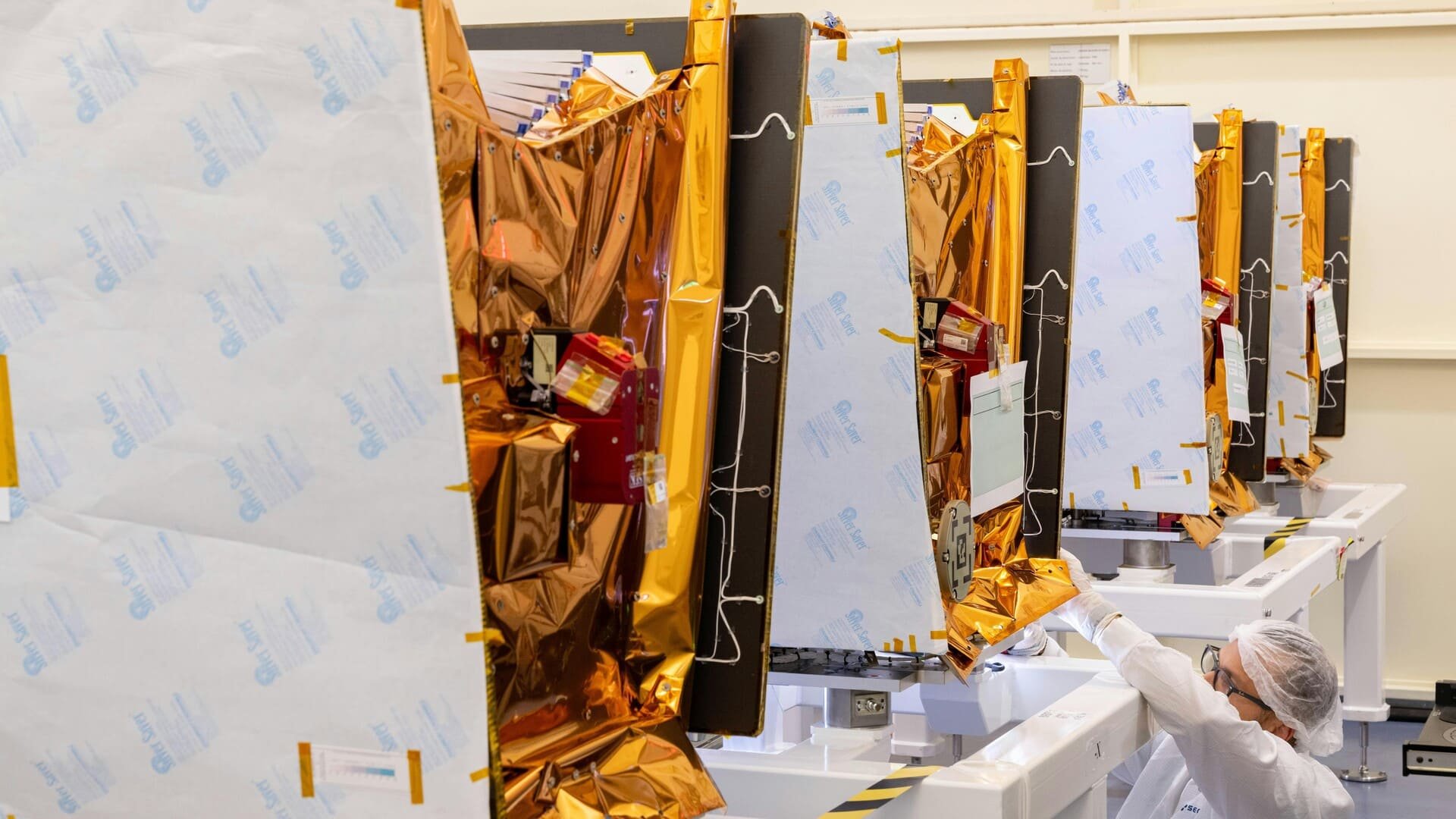 Airbus livre les premiers satellites OneWeb "made in Toulouse", qui ne ...