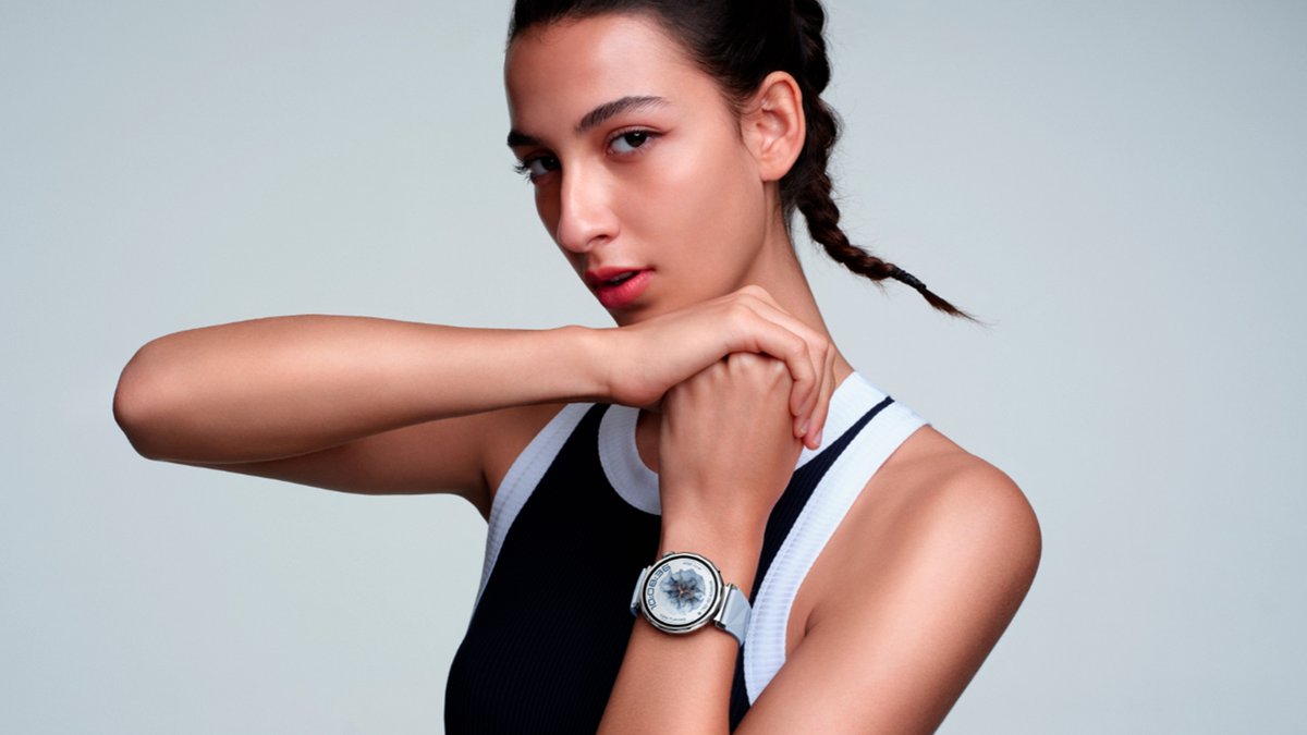 Lisible en plein soleil, endurante jusqu’à 7 jours et riche en capteurs, cette montre compacte vous accompagne dans toutes vos activités. ©HUAWEI