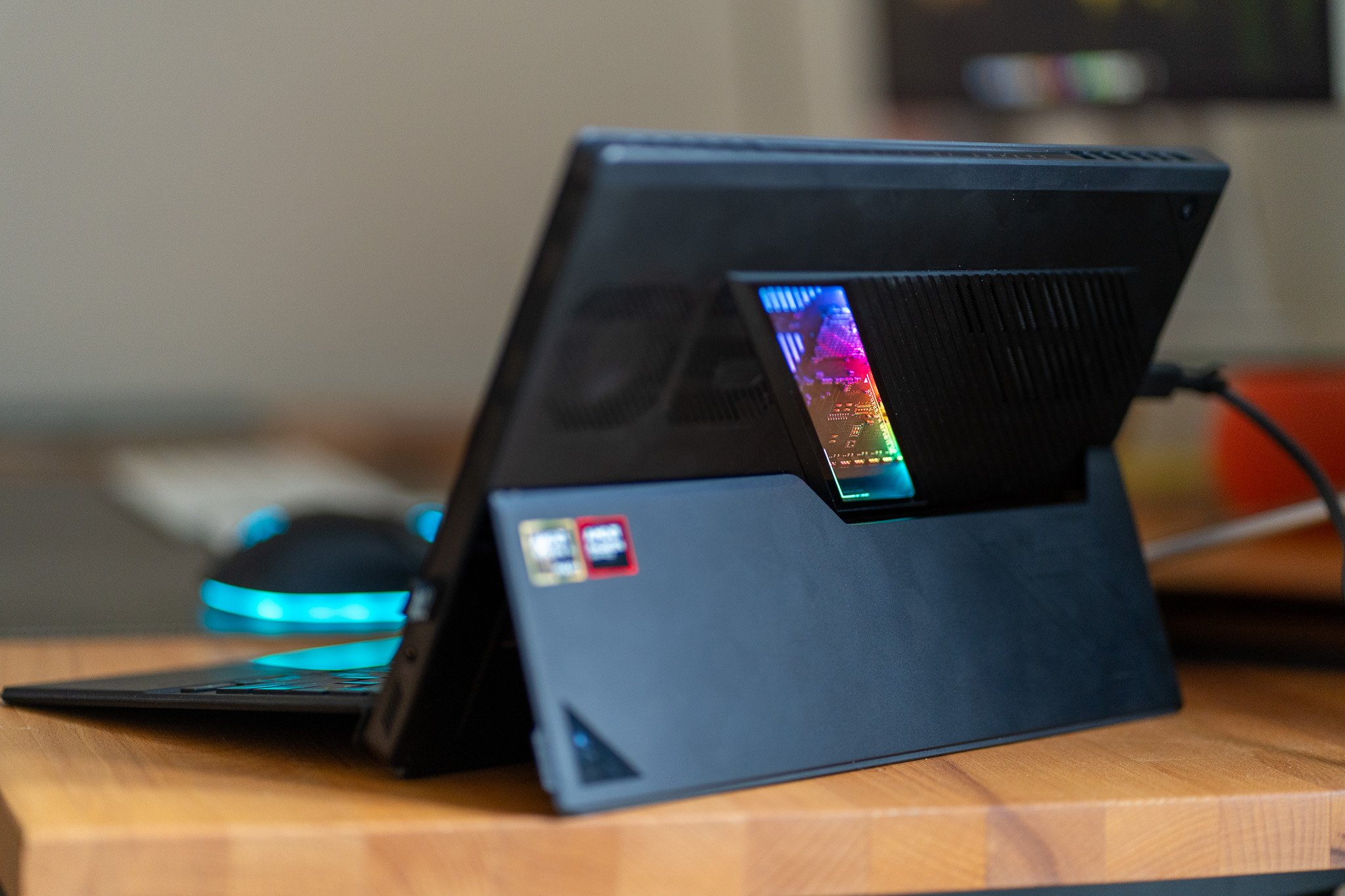 L'AMD Ryzen AI Max+ 395 de la ROG Flow Z13 serait nettement battu. © Clubic