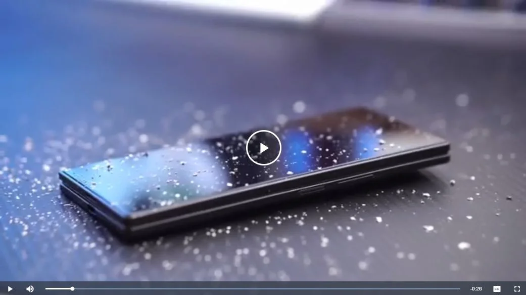 Ce modèle de Galaxy Z Fold 7 est un exemplaire factice - © WSKEN