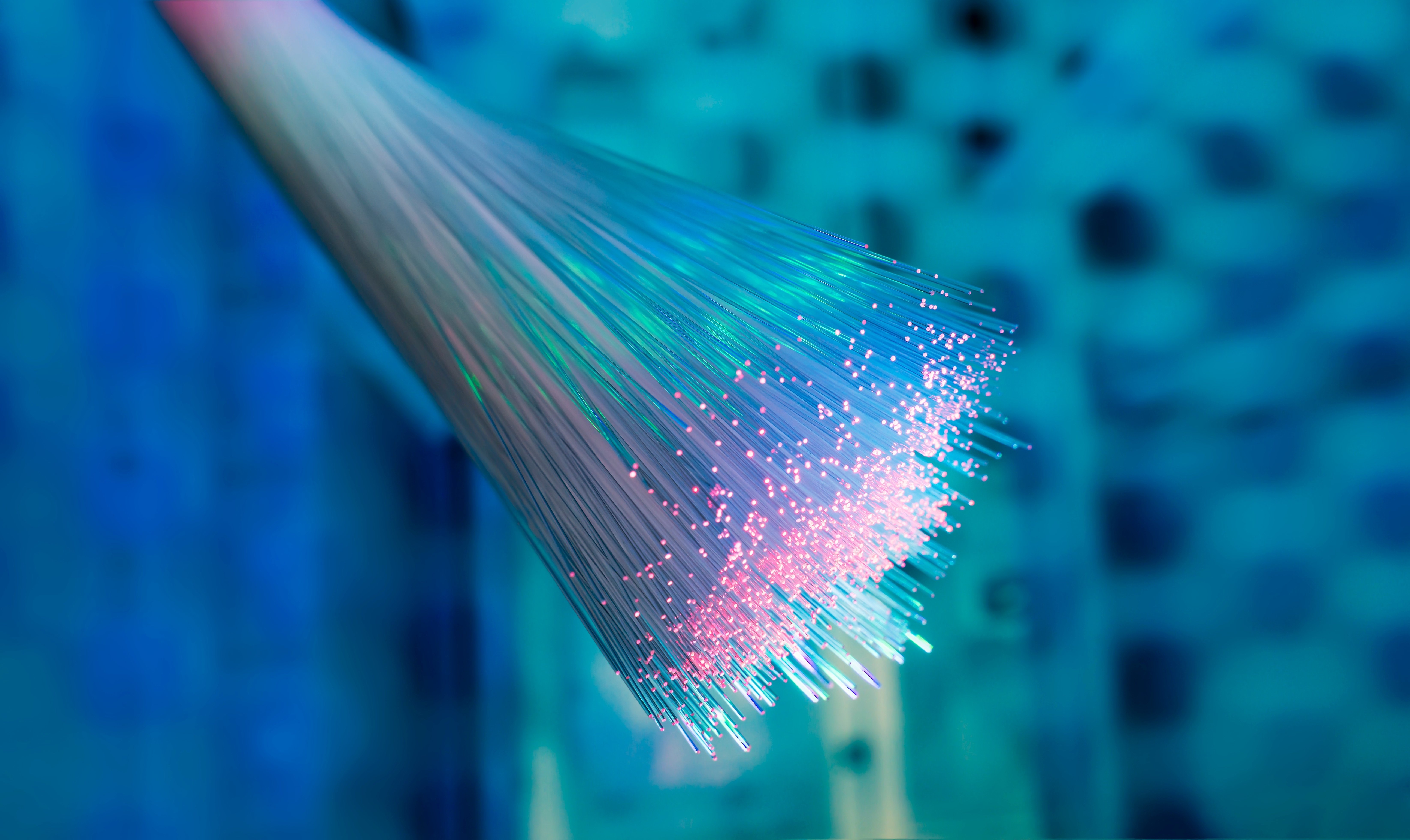 Un nouveau record pour la fibre optique. © asharkyu / Shutterstock