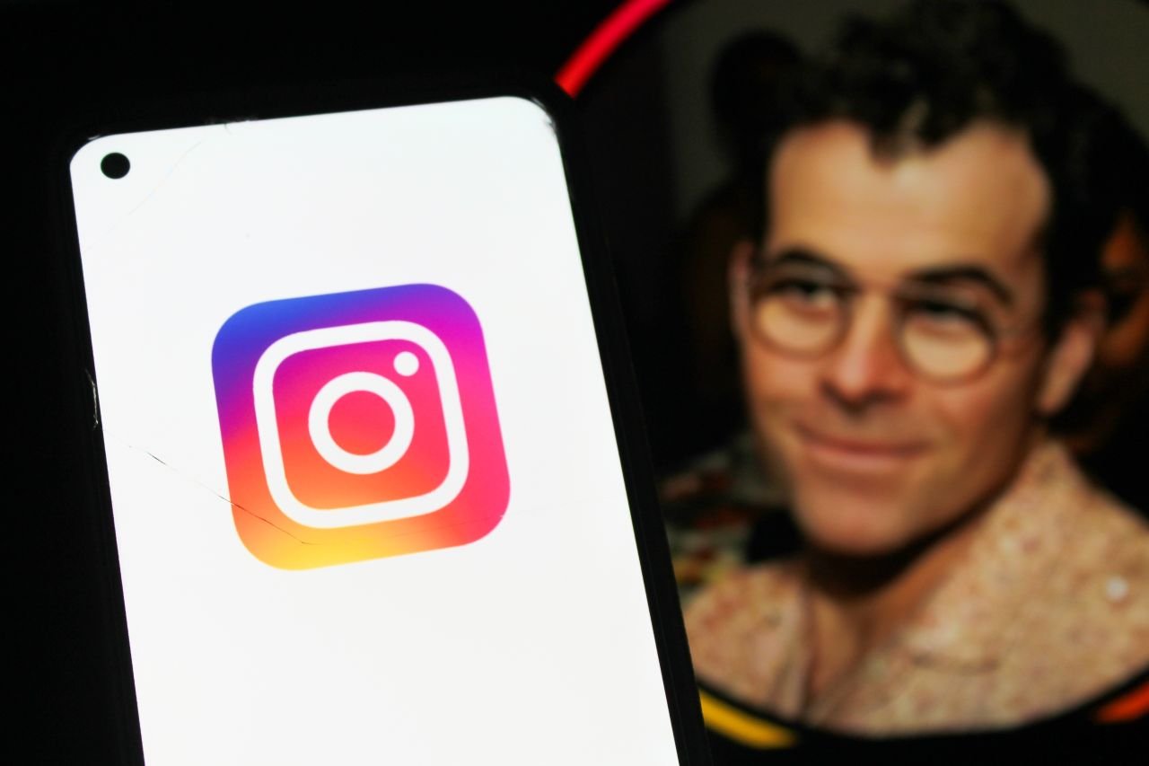 Combien de fois avez-vous fait défiler votre fil Instagram, tombé sur un Reel captivant, puis perdu sa trace après avoir reçu un appel ou accidentellement rafraîchi l'application ? © Shutterstock