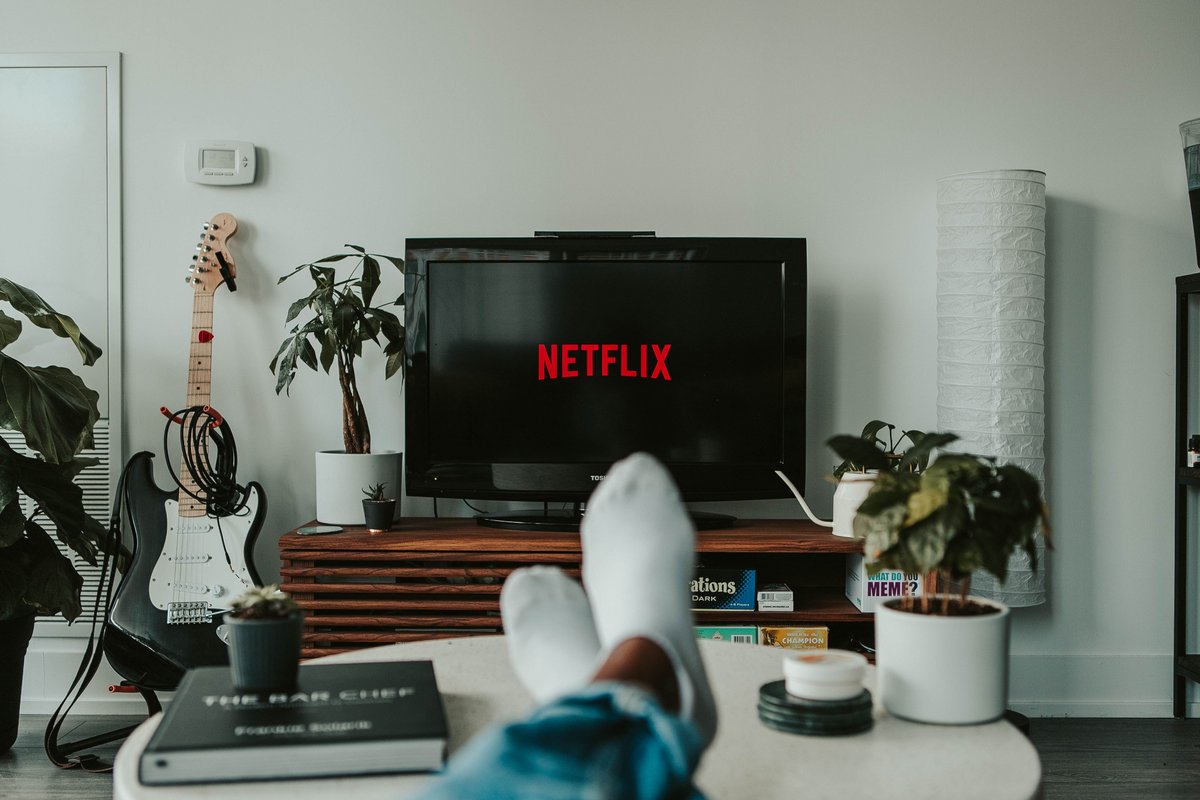 Si Netflix est la plateforme de streaming la plus populaire au monde, elle doit tout de même se renouveler en permanence, au risque d'en décevoir plus d'un © Mollie Sivaram / Unsplash