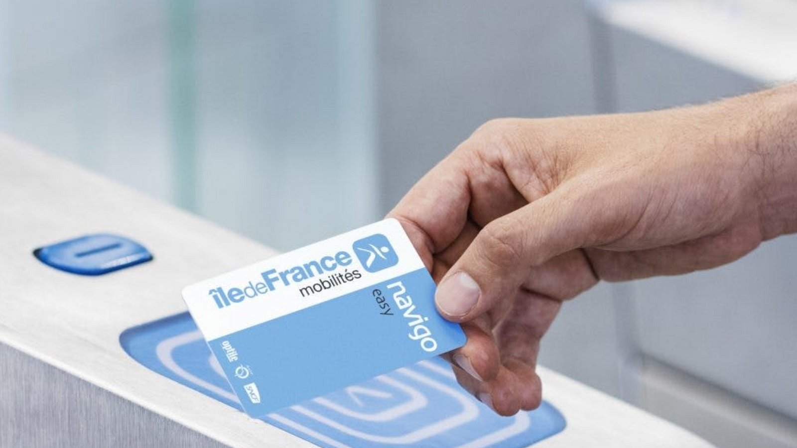 Certains forfaits de transport ne sont pas encore disponibles sur smartphone © Île de France Mobilité