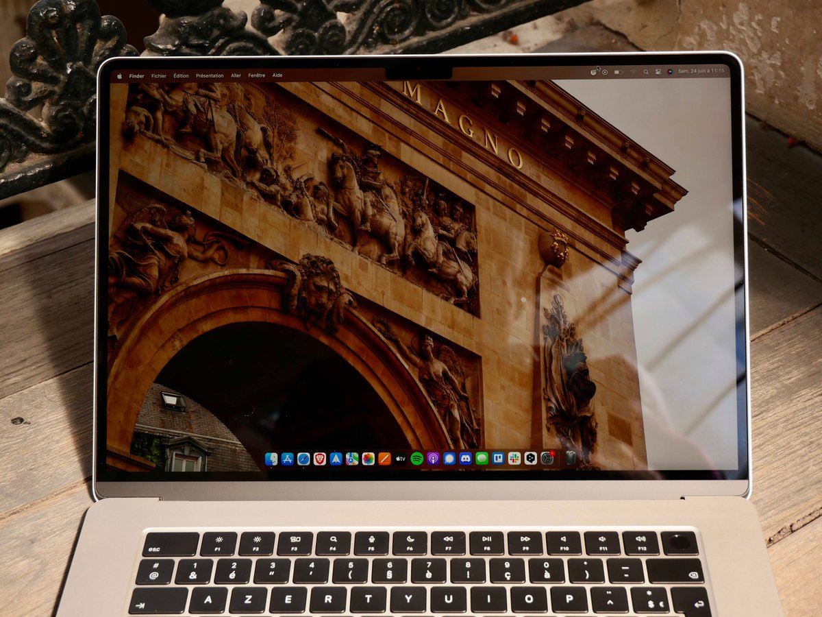 MacBook Air 15-7