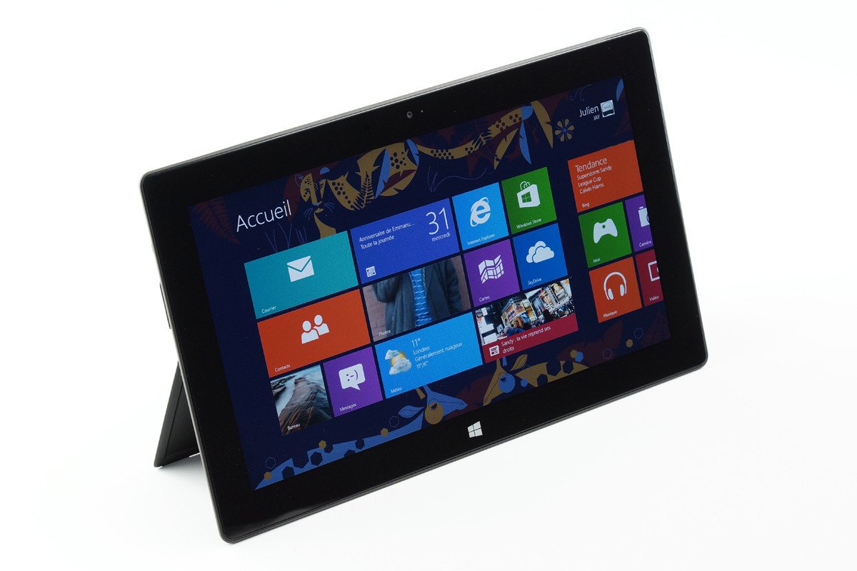 L'interface Metro, pardon Modern UI de Windows RT, sur une tablette Microsoft Surface. ©Clubic