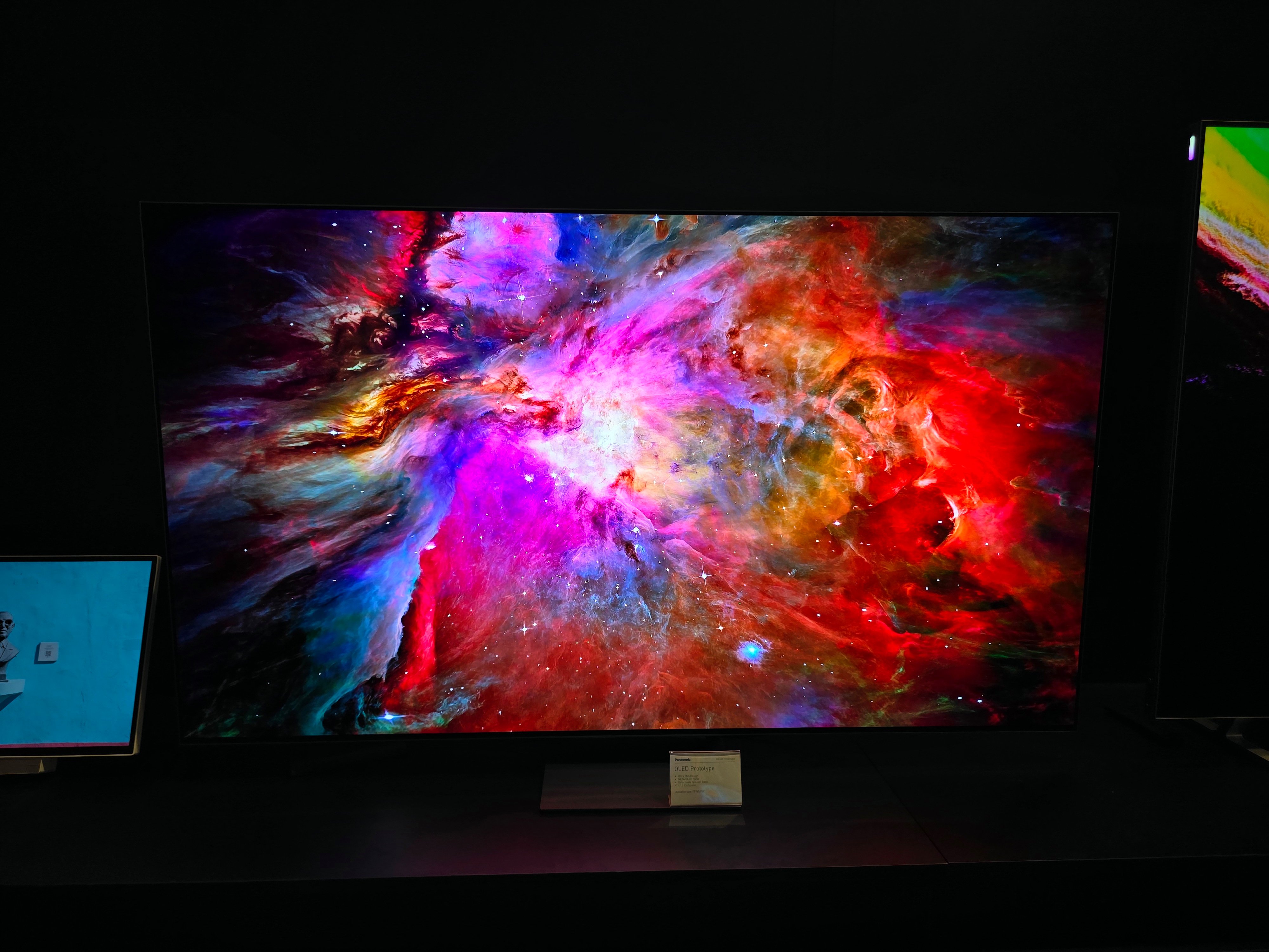 Panasonic a également présenté certains prototypes lors de l'évènement, avec des modèles OLED et RGB MiniLED.  © Matthieu Legouge