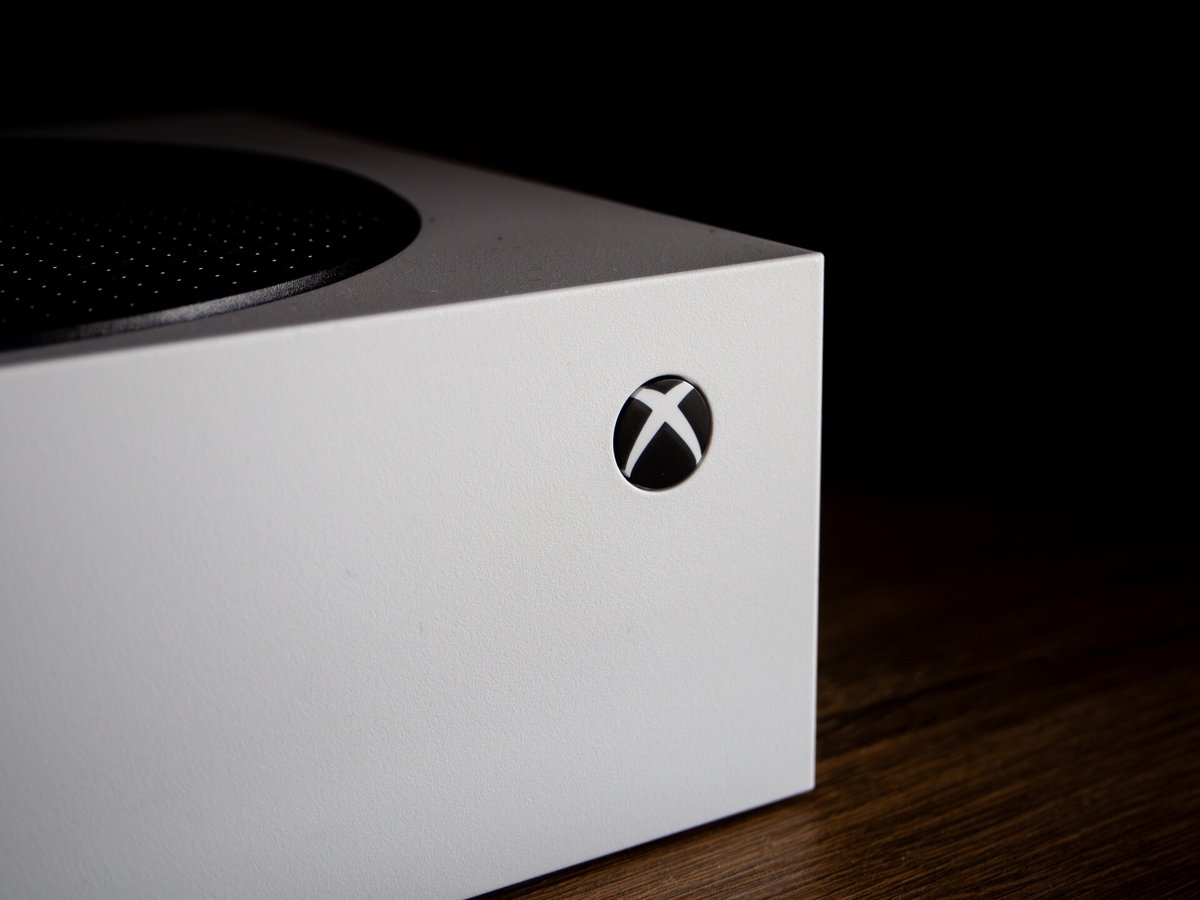 La Xbox Series S de Microsoft © DoruqpashA / Shutterstock.com