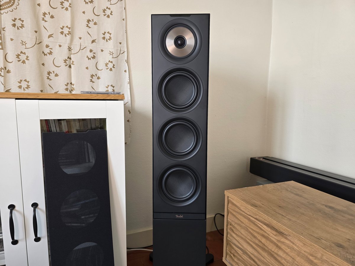 Teufel livre une une configuration acoustique ambitieuse avec ses Stereo L2. © Matthieu Legouge