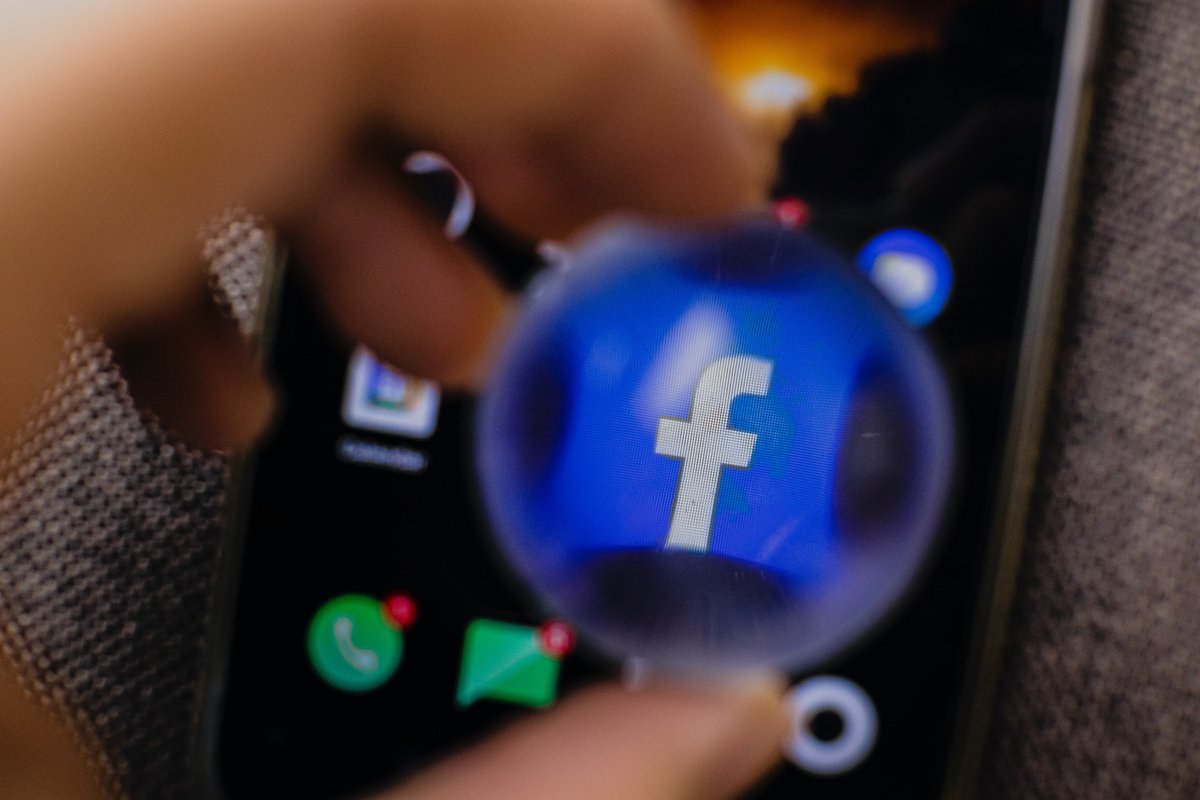 Depuis quelques jours, on voit un étrange message fleurir sur les comptes Facebook de nos amis... © Nothing Ahead / Pexels