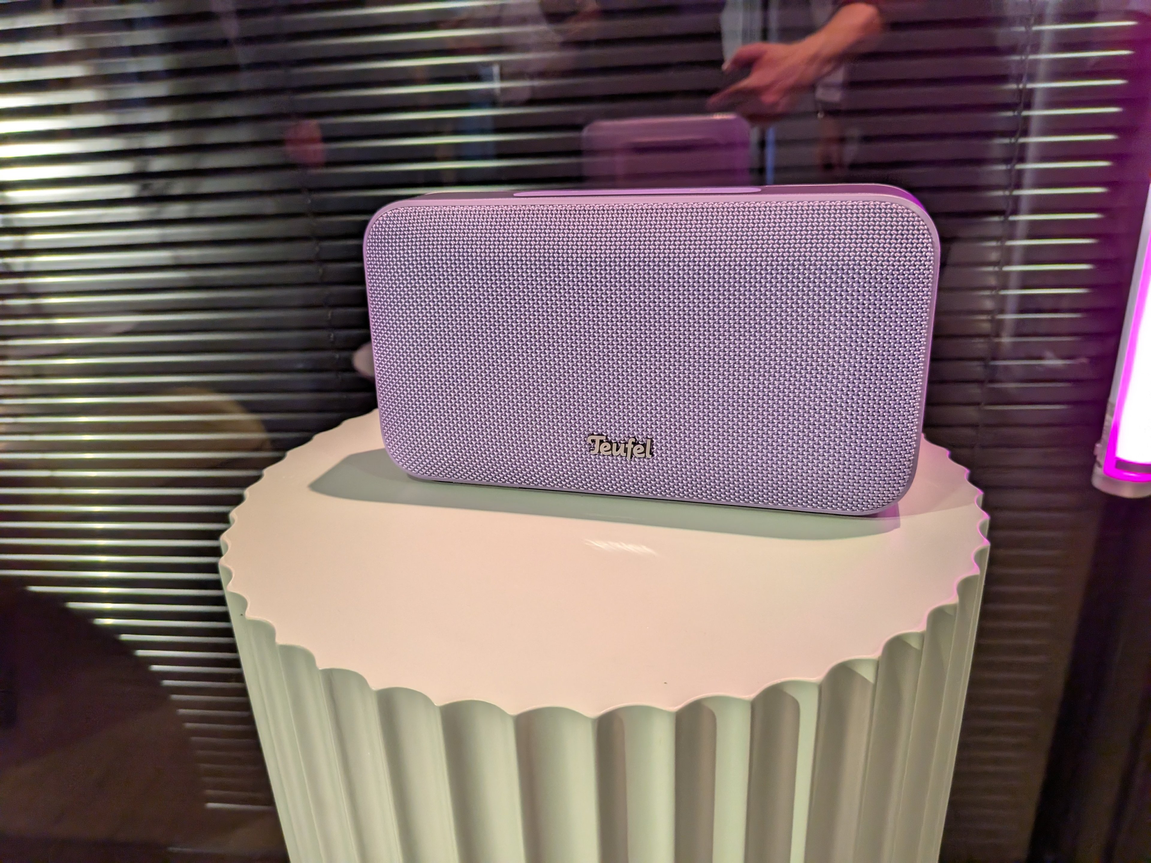 L'enceinte Bluetooth Teufel Motiv Go2. ©Nicolas Guyot pour Clubic