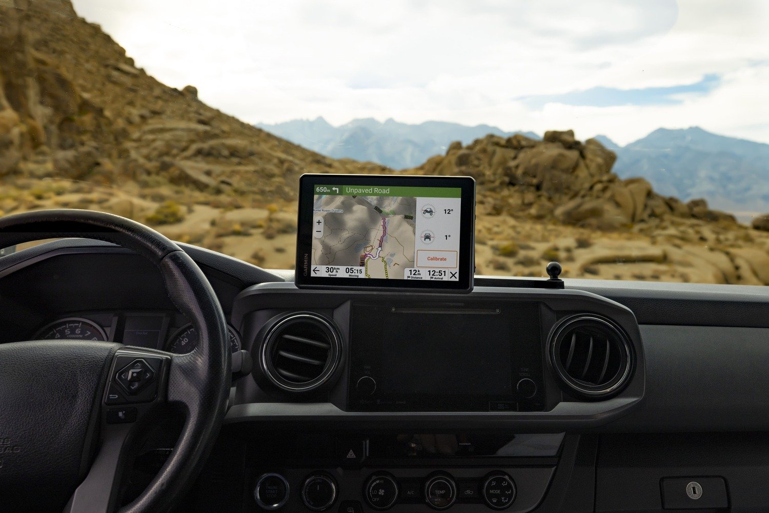 Le Garmin Tread 2 Overland Edition adopte un écran de 8 pouces, bien plus lumineux que sur la version précédente - © Garmin