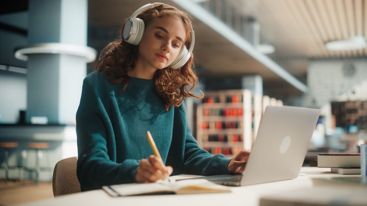 Avec les bon logiciels, réussir sa rentrée c'est du gâteau ! © Shutterstock