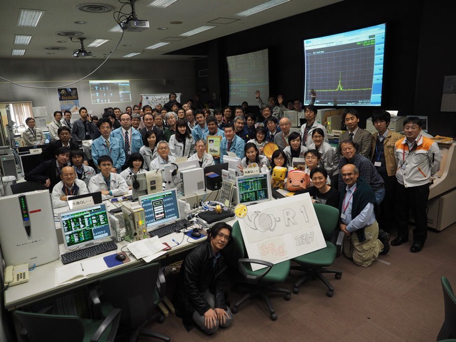 L'équipe de l'agence japonaise qui a finalement vaincu les ennuis pour entrer en orbite de Venus. Crédits JAXA