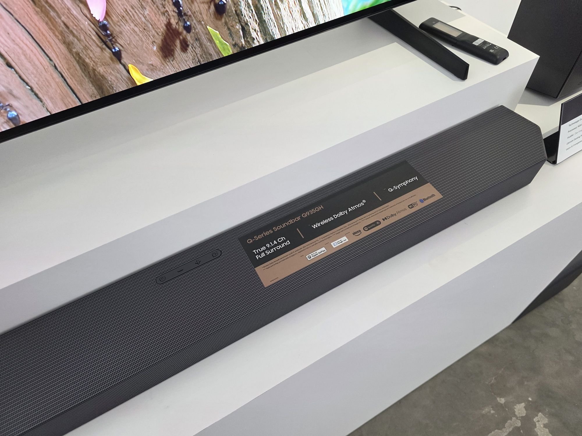 Les trois modèles, dont la HW-Q930H, intègre deux nouvelles fonctions, dont le Sound Elevation, qui améliore la hauteur des voix © Guillaume Fourcadier pour Clubic